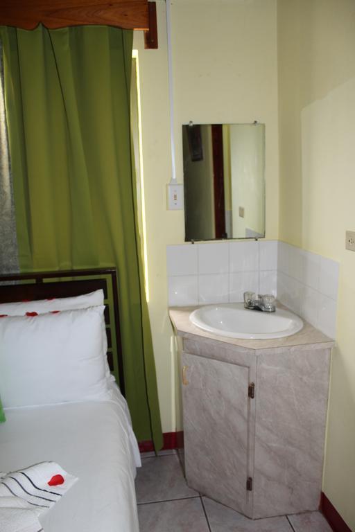 Belcove Hotel & Guesthouse Belize City Eksteriør bilde